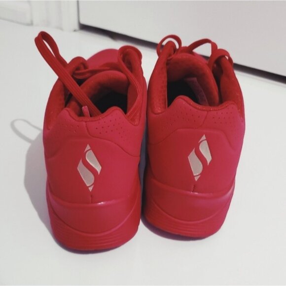 SKETCHERS "UNO STAND ON AIR" RED SNEAKERS - Picture 5 of 9